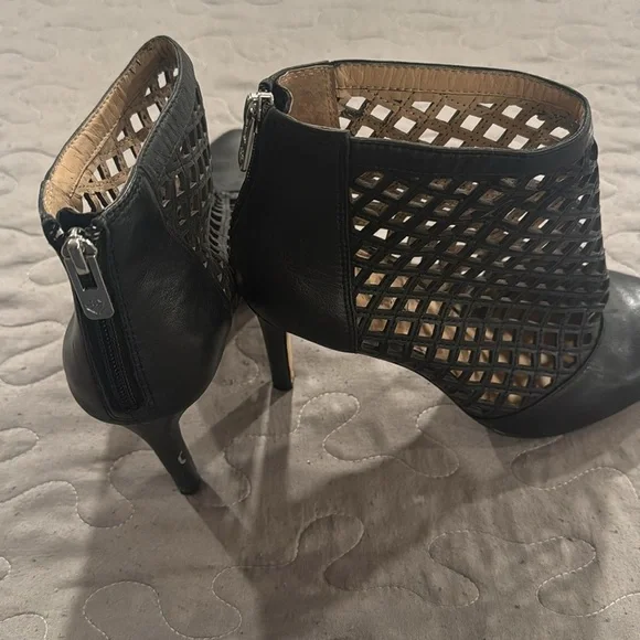 ANTONIO MELANI Black Cutout Heels - Picture 2 of 3